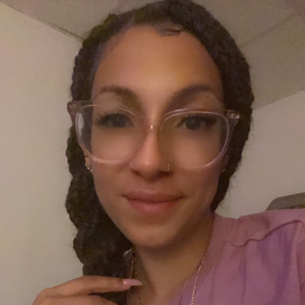 Meet your Posher, Yasmyne